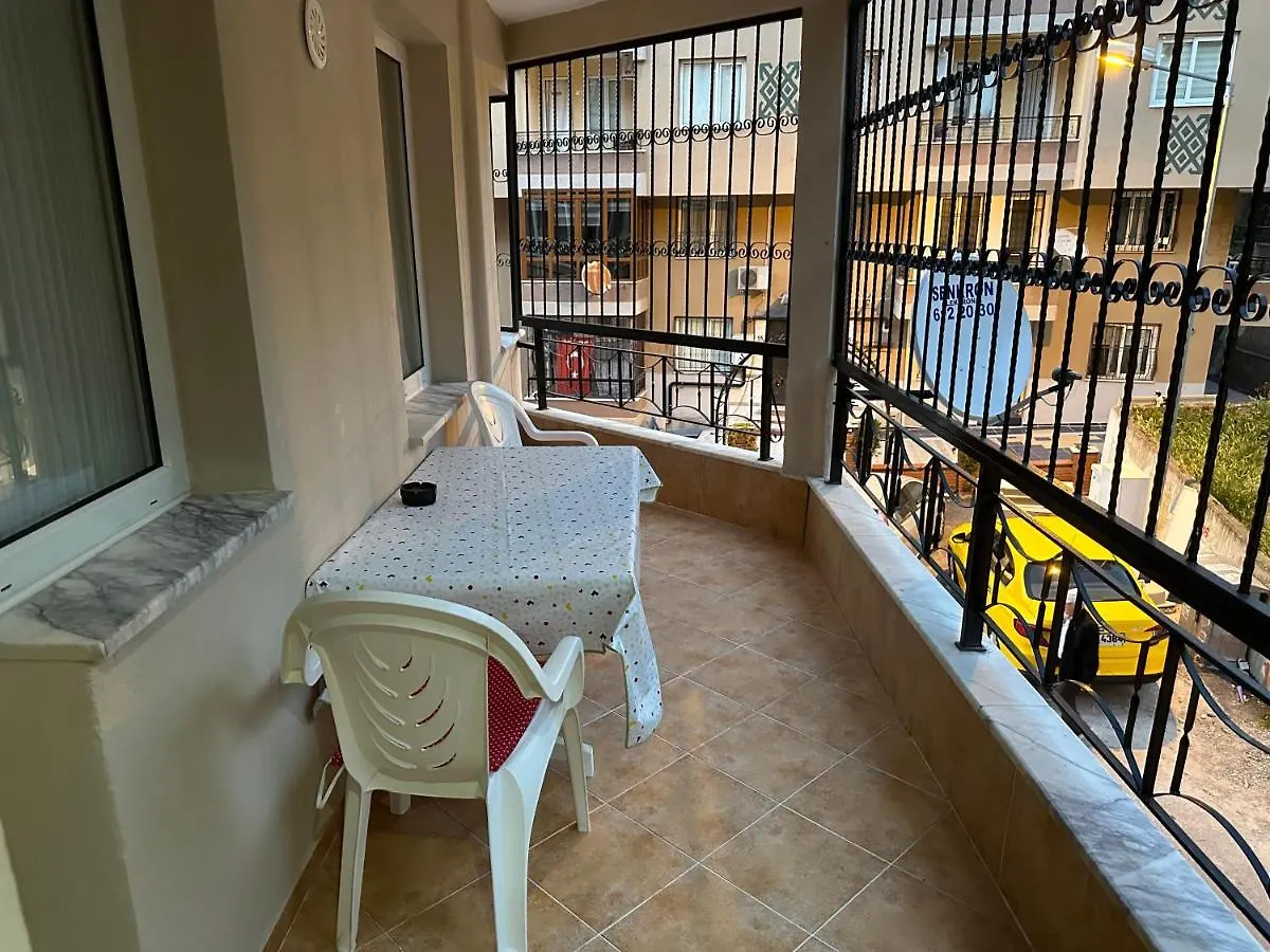 Kusadasi'Nda Sahile 200 Metre Κουσάντασι